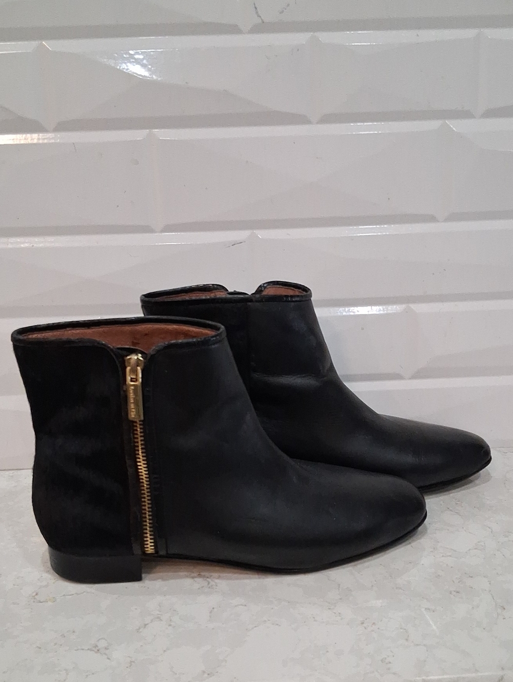 Louise et Cie Mixed Media Black Leather And Calf Hair Ankle Boots Size 8.5M
